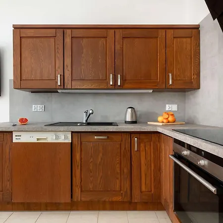 Apartment Funkcjonalny Z Parkingiem W Otoczeniu Gorskiego Krajobrazu By Renters