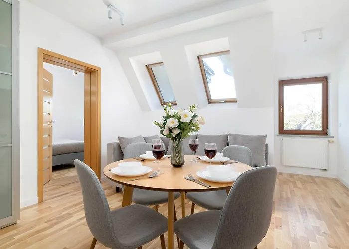 Funkcjonalny Z Parkingiem W Otoczeniu Gorskiego Krajobrazu By Renters Apartman