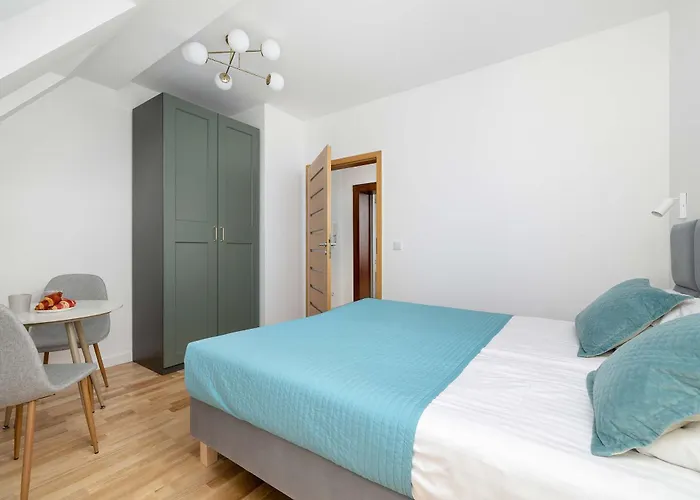 Funkcjonalny Z Parkingiem W Otoczeniu Gorskiego Krajobrazu By Renters Apartman *