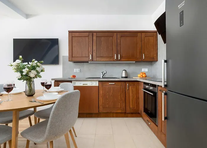 Apartman Funkcjonalny Z Parkingiem W Otoczeniu Gorskiego Krajobrazu By Renters *