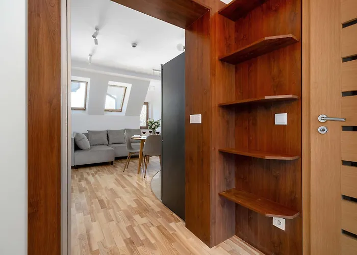 Funkcjonalny Z Parkingiem W Otoczeniu Gorskiego Krajobrazu By Renters Apartman *