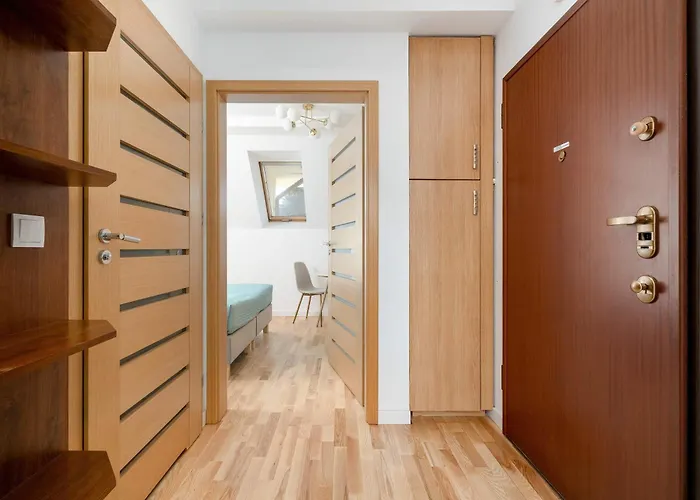 Funkcjonalny Z Parkingiem W Otoczeniu Gorskiego Krajobrazu By Renters Apartman